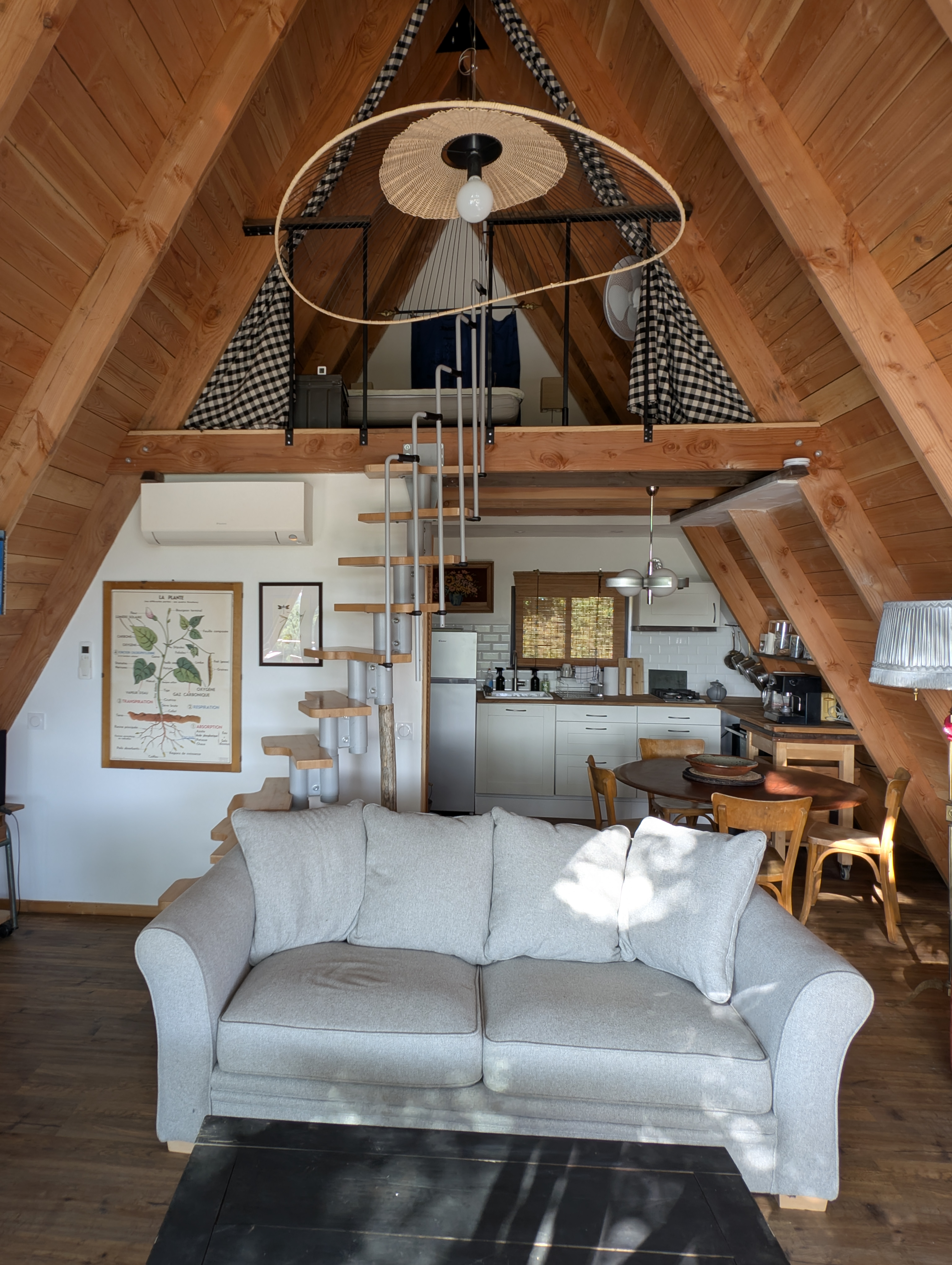 PXL 20250630 162117952.NIGHT .RAW 01.COVER